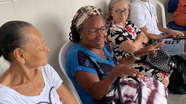 Envelhe-Ser Com Saúde é uma iniciativa da equipe Multidisciplinar do MCS Carlos Gomes