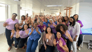 Durante todo o mês, o Multicentro Carlos Gomes promove ações alusivas à campanha nacional Agosto Lilás para os profissionais de saúde e pacientes da unidade. (Foto: Divulgação)